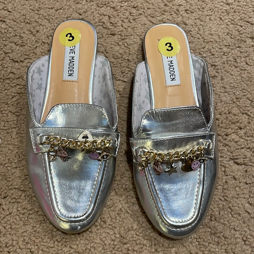 Steve Madden slides